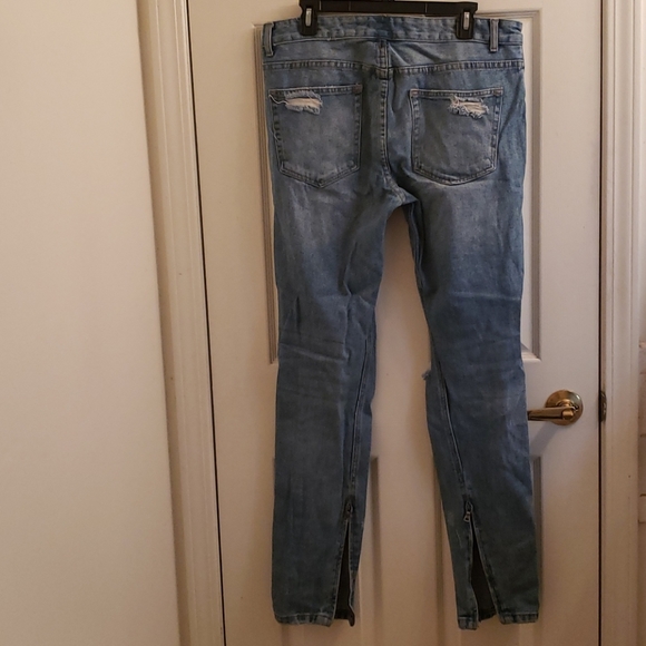 Forever 21 Distressed Jeans Size 34x32 - Picture 6 of 9